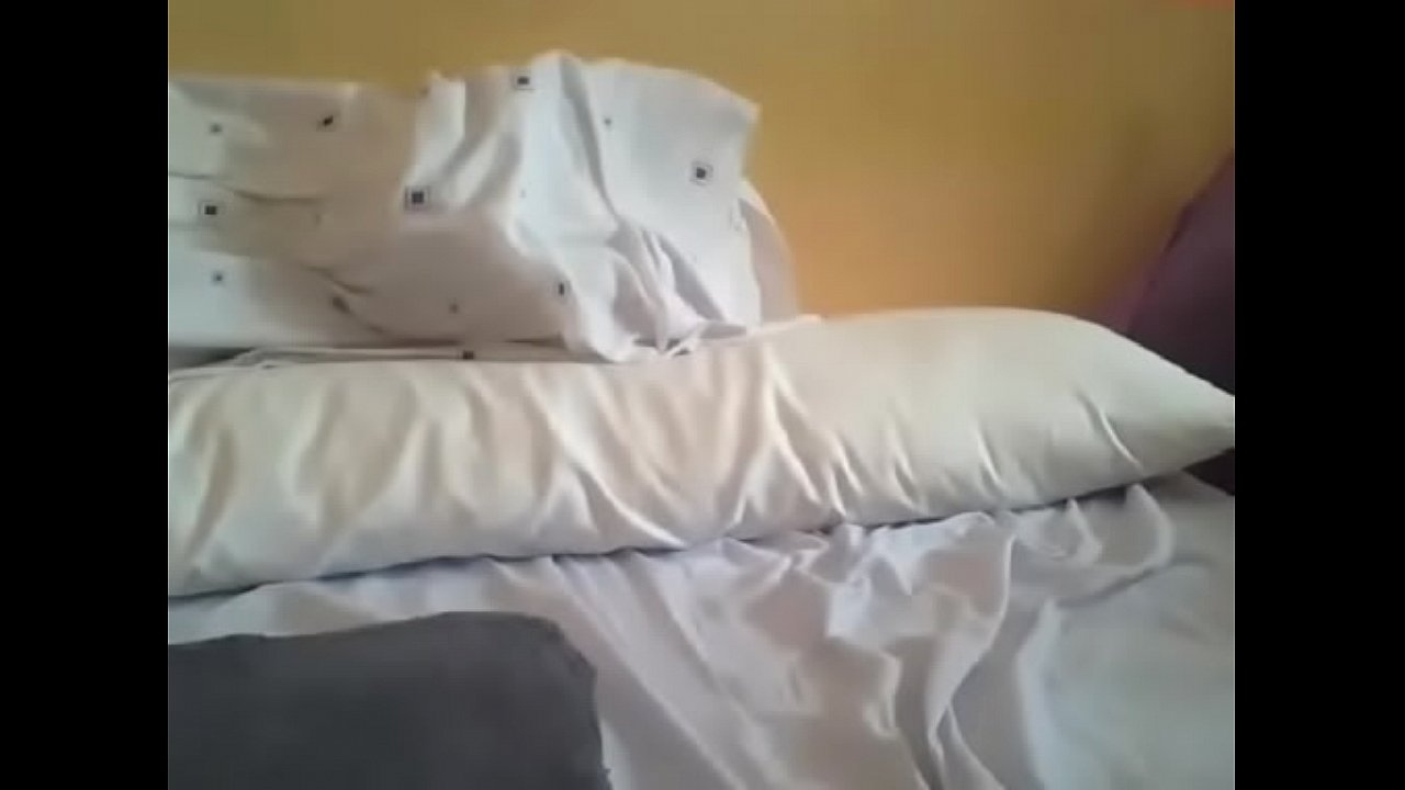 Hermosa novia deepthroating f&aacute;cilmente