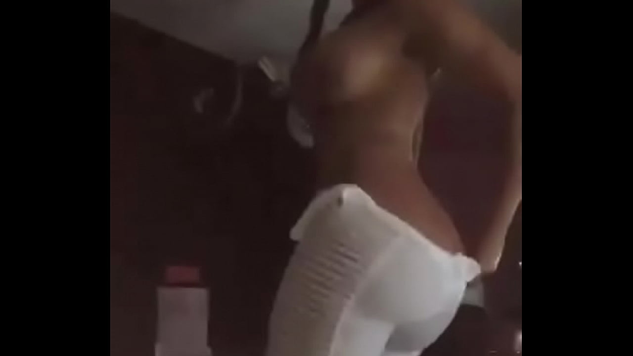 Cardi B giving Twerk lesson