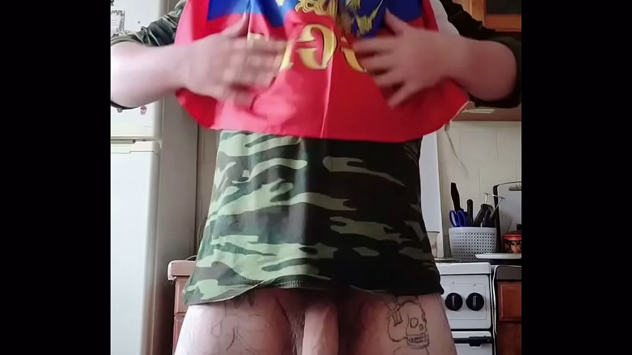 БОЛЬШОЙ ЧЛЕН и флаг своей родины,вот что должен держать в руках настоящий мужчина!!!