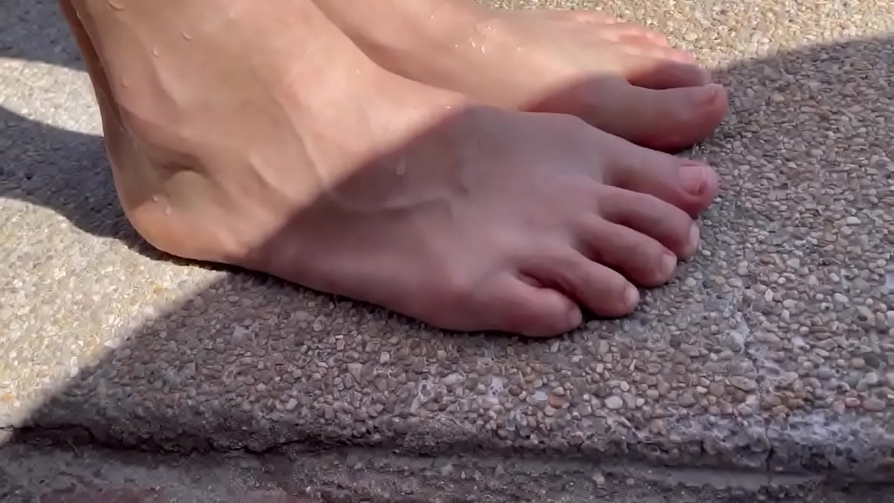 Feet feet feeeeeeeet