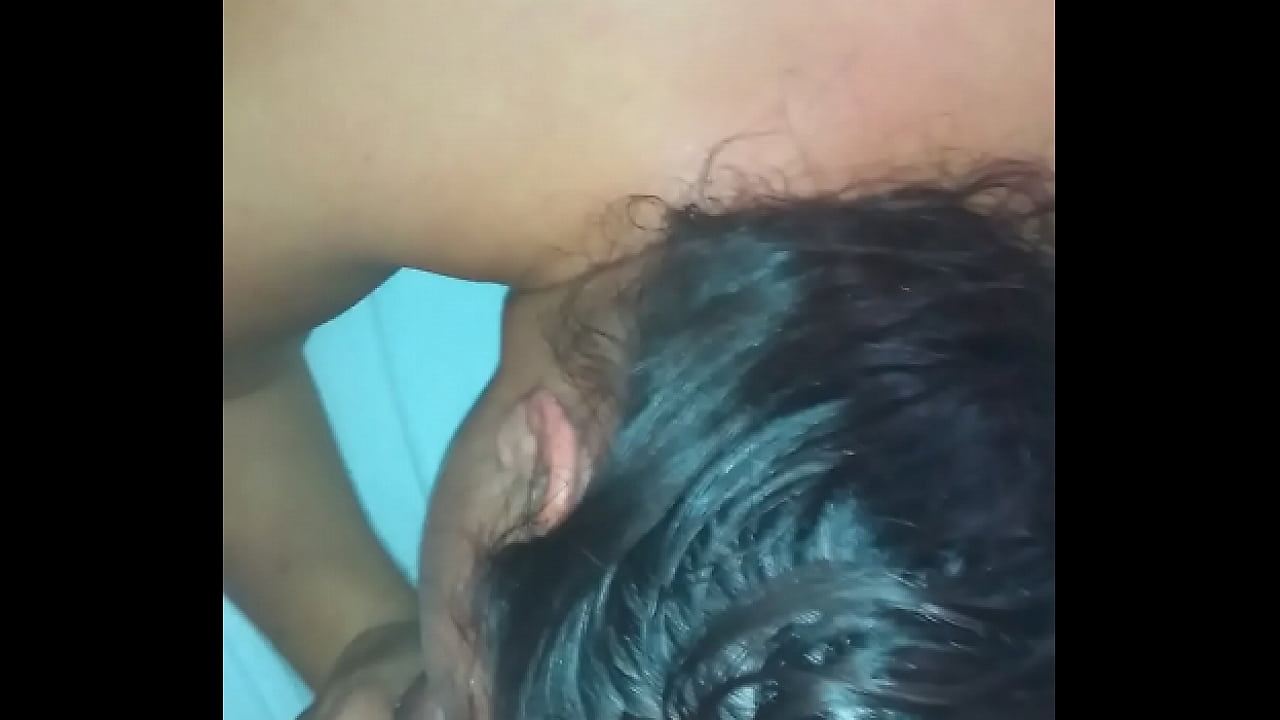 Experimentando a rola do amigo