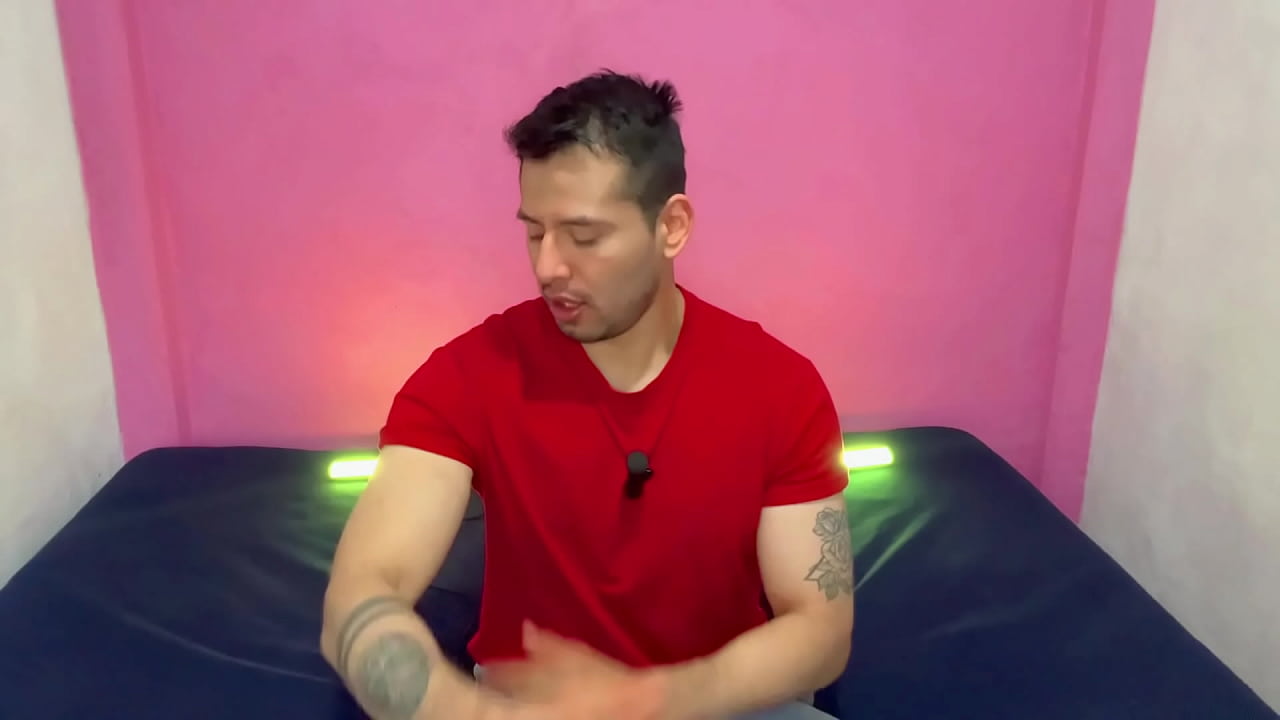 militar vergon le rellena el ano al universitario que se encontro en el metro