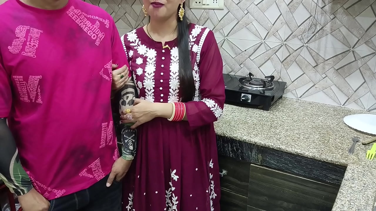 Devar love bhabhi in kichen room