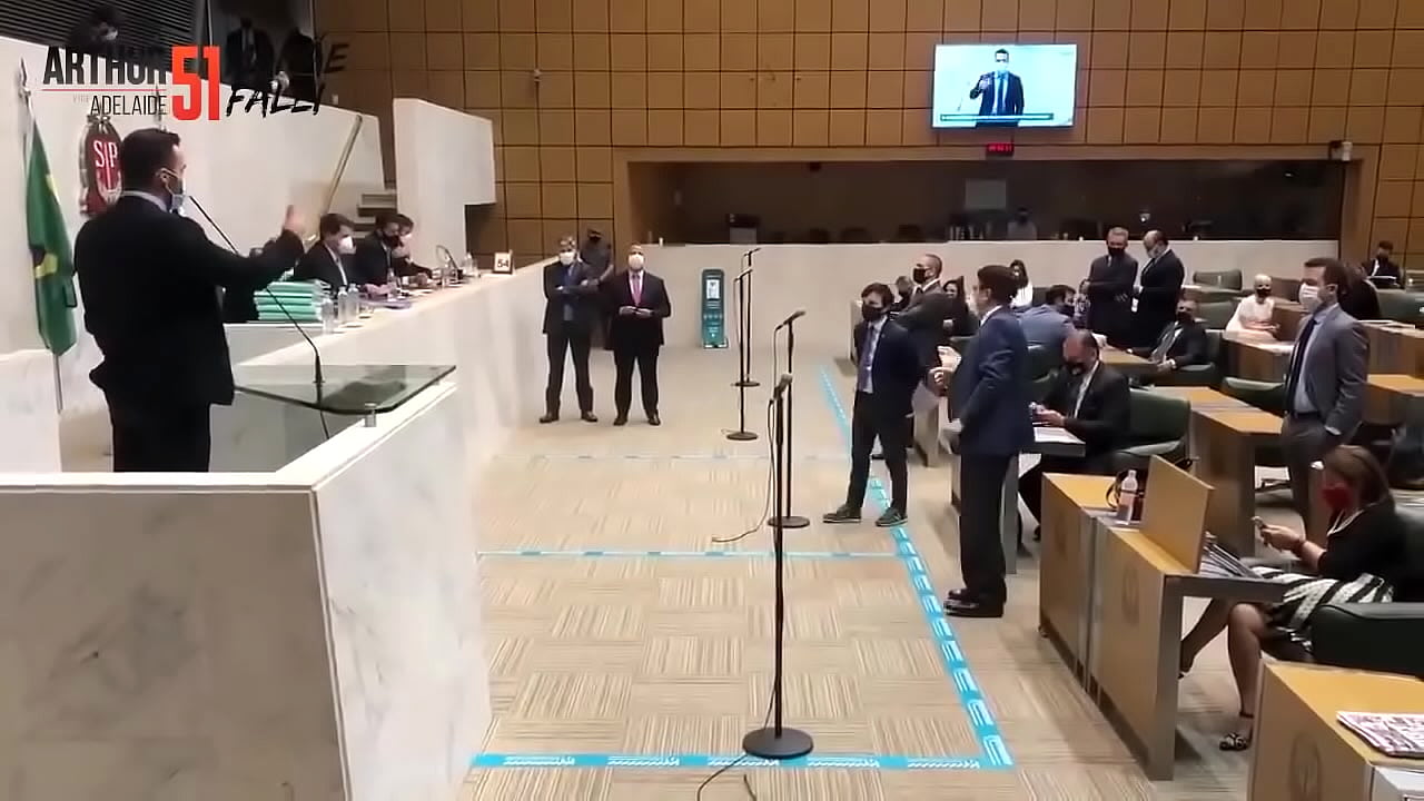 Bato de frete sempre, t&aacute; ofendidinho?