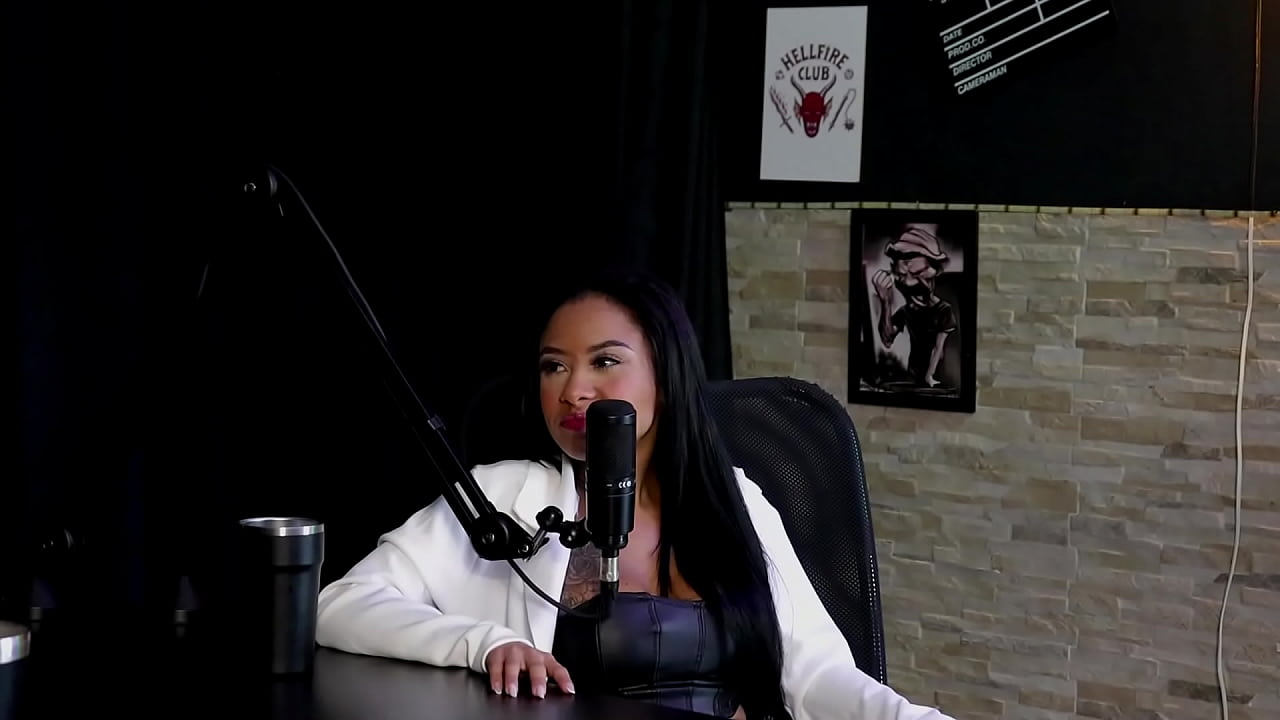 Tem vontade de fazer com transsexual, ficava sentando no pau pensando em uma buceta, revelou o que um homem precisa ter - Paulistinha (SHEER/RED)