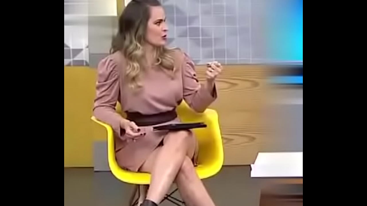 Regiane Tapias - Cruzada de Pernas Sexy (05.05.21) - safada - puta - vagabunda - sexy - tarada - sensacional - oral - anal - sexo - cachorra - loira - morena - programa - tesuda - peitao - rabao - delicia - brasileira - piranha - mulata - nega