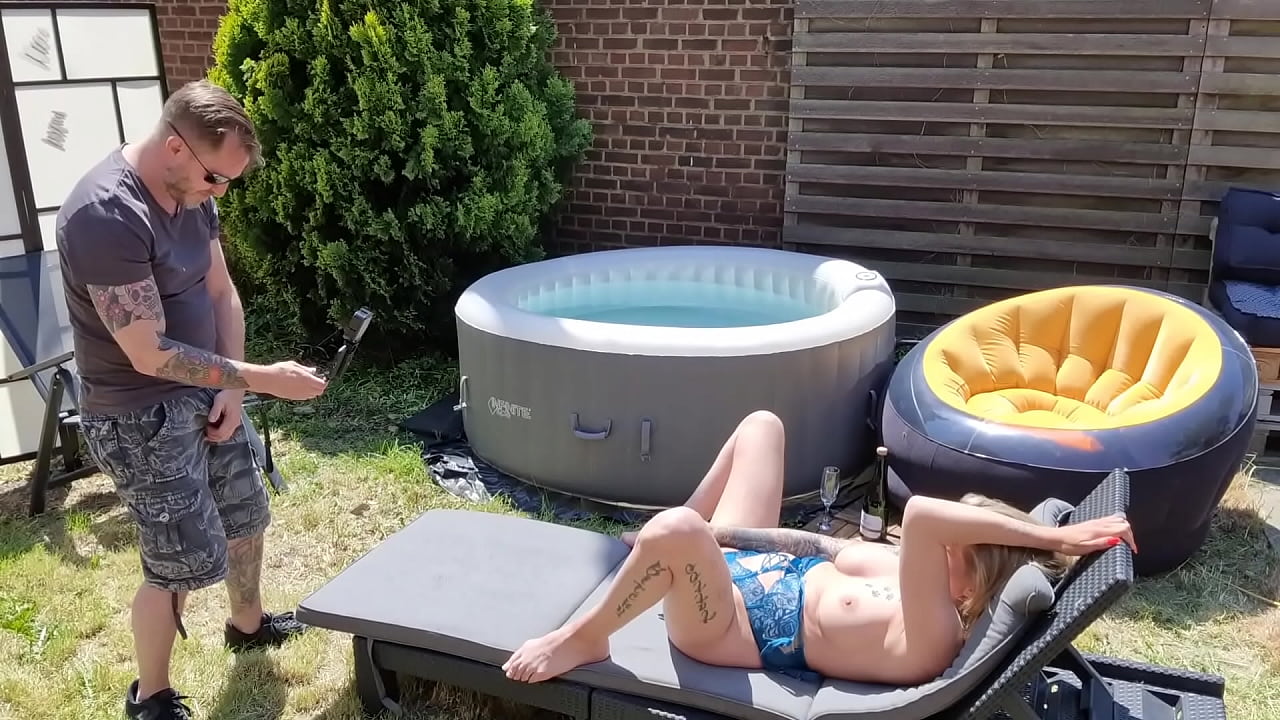 [GRATIS] Melody Pleasure Outdoor Pictures session & comedy introduction