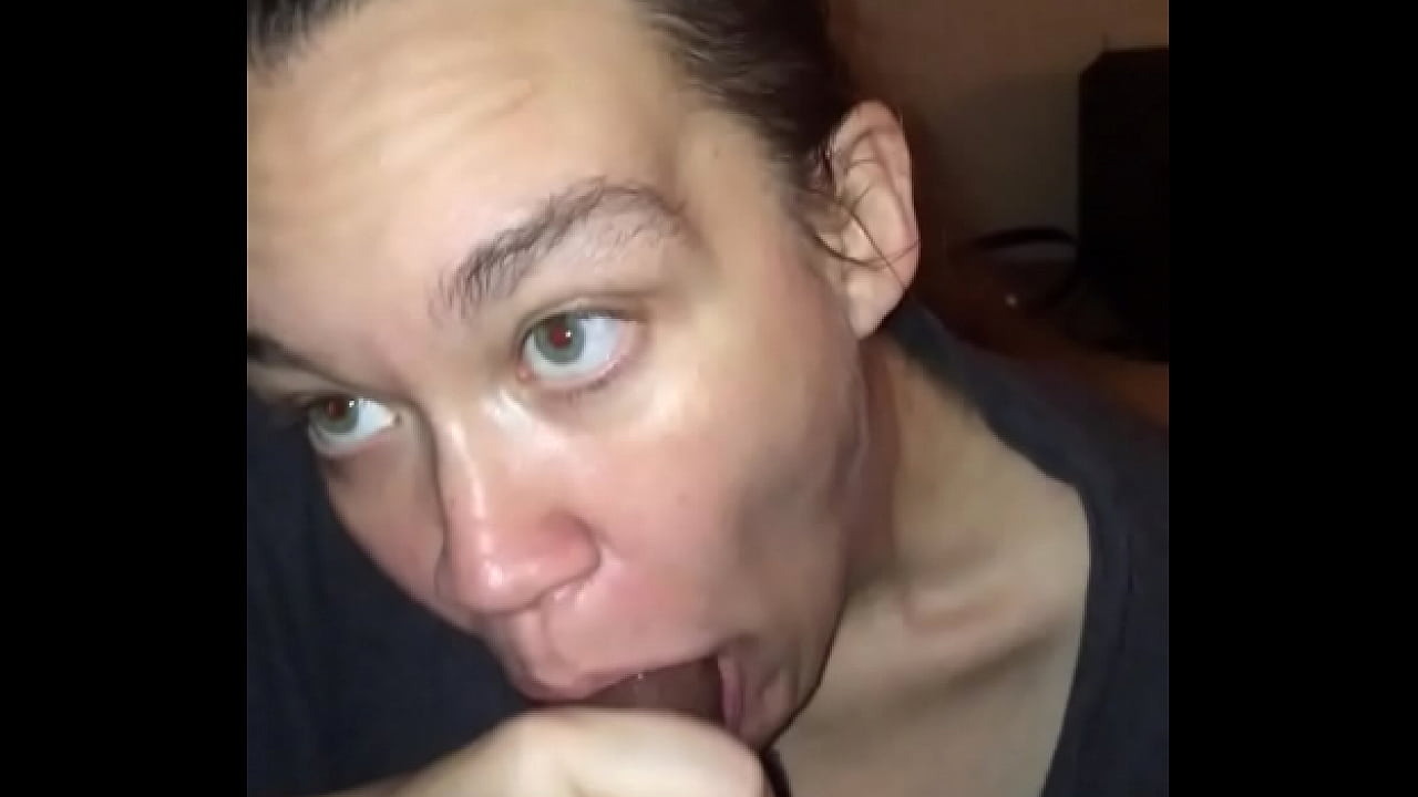 White bitch sucking my dick then cleaning that nut up proper