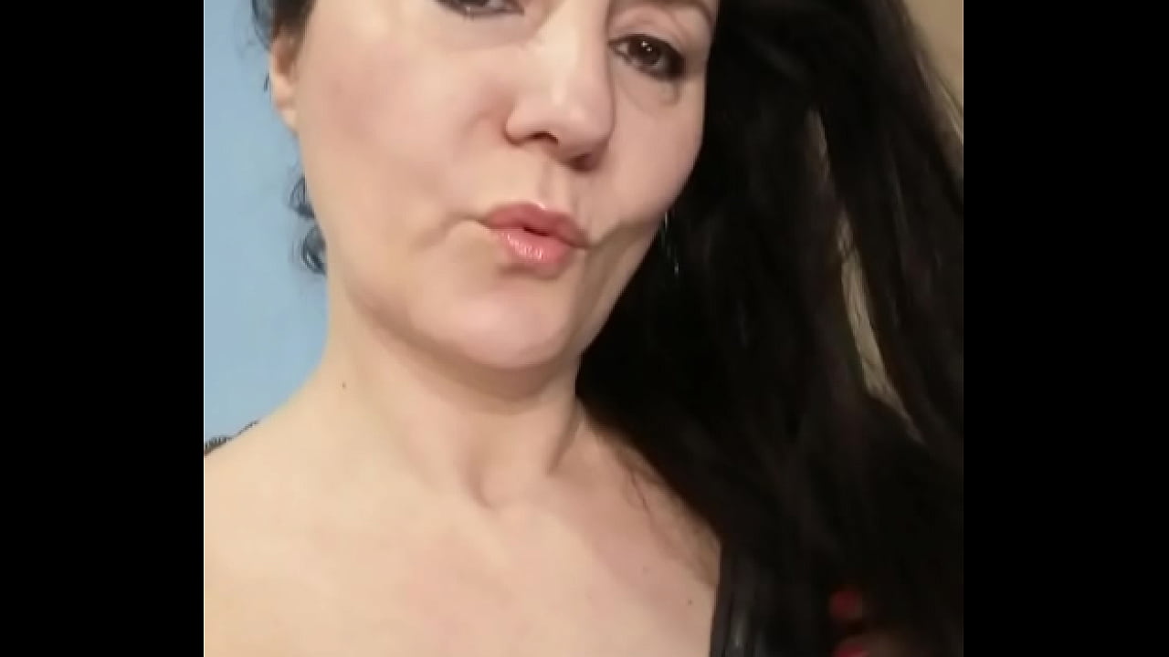 Bon lundi ! Je suis disponible pour des appels videos et des &eacute;changes Sextos