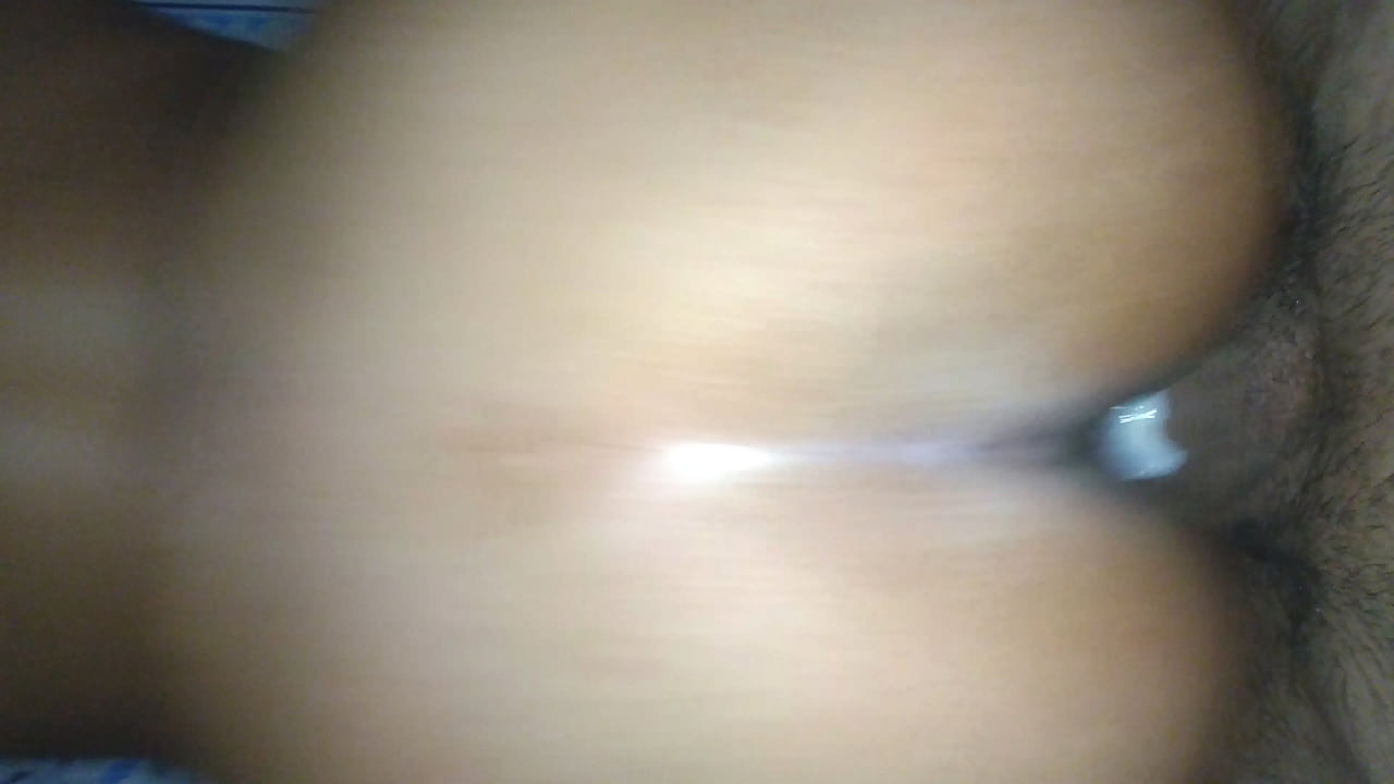 Ninfeta melou o pau do namorado