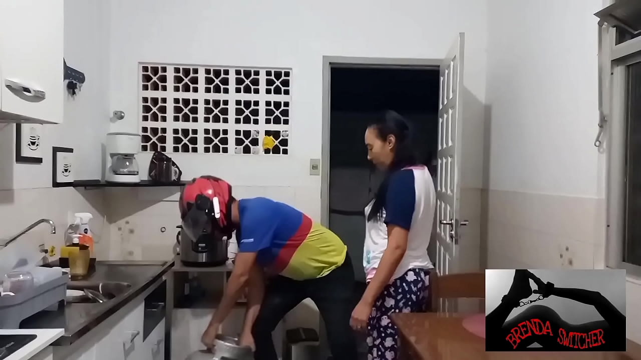 Entregador do g&aacute;s se deu bem e precisou de muito g&aacute;s (COMPLETO NO RED)