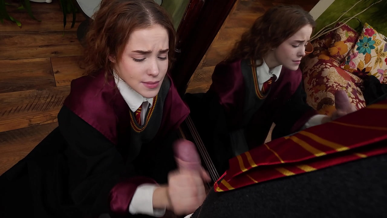 Hermione gave Harry Potter a blowjob between couples. Nicole Murkovski. Martin Spell.