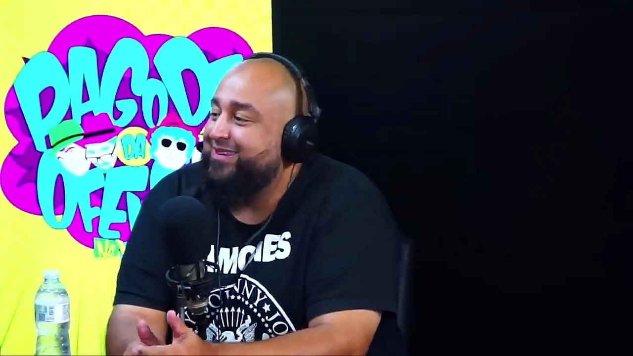 Moreno no podcast todo soltinho