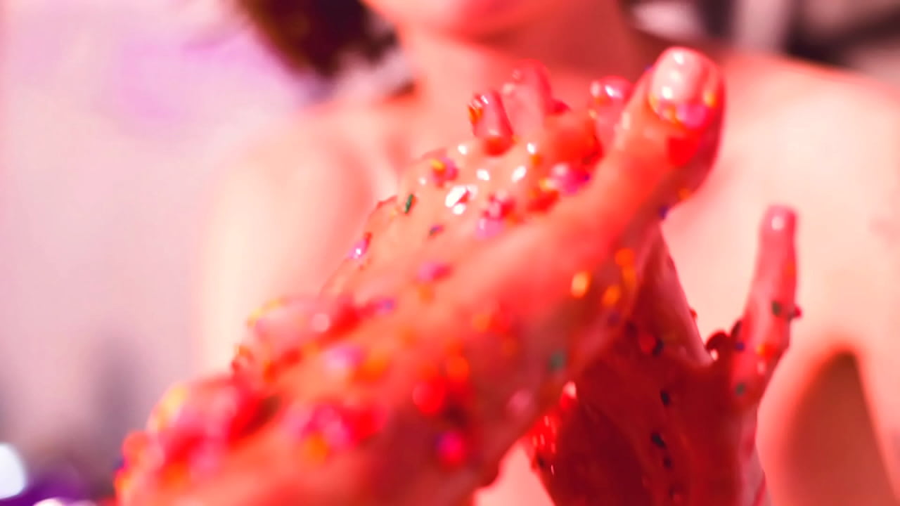 Making Her Feet Totally Messy