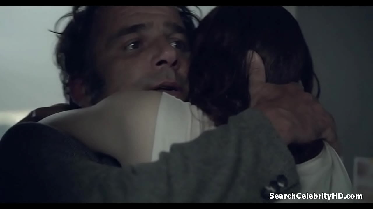 Jenna Thiam - Les Revenants S01E07 (2012)