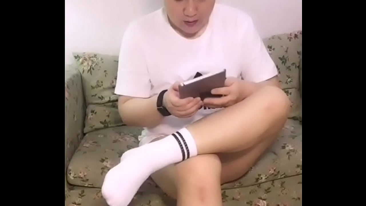 Trai cảnh s&aacute;t Trung Quốc lần đầu đ&oacute;ng phim sex gay tr&ecirc;n camera