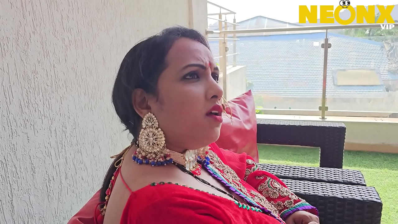 Desi beautiful wife seduced her boyfriend