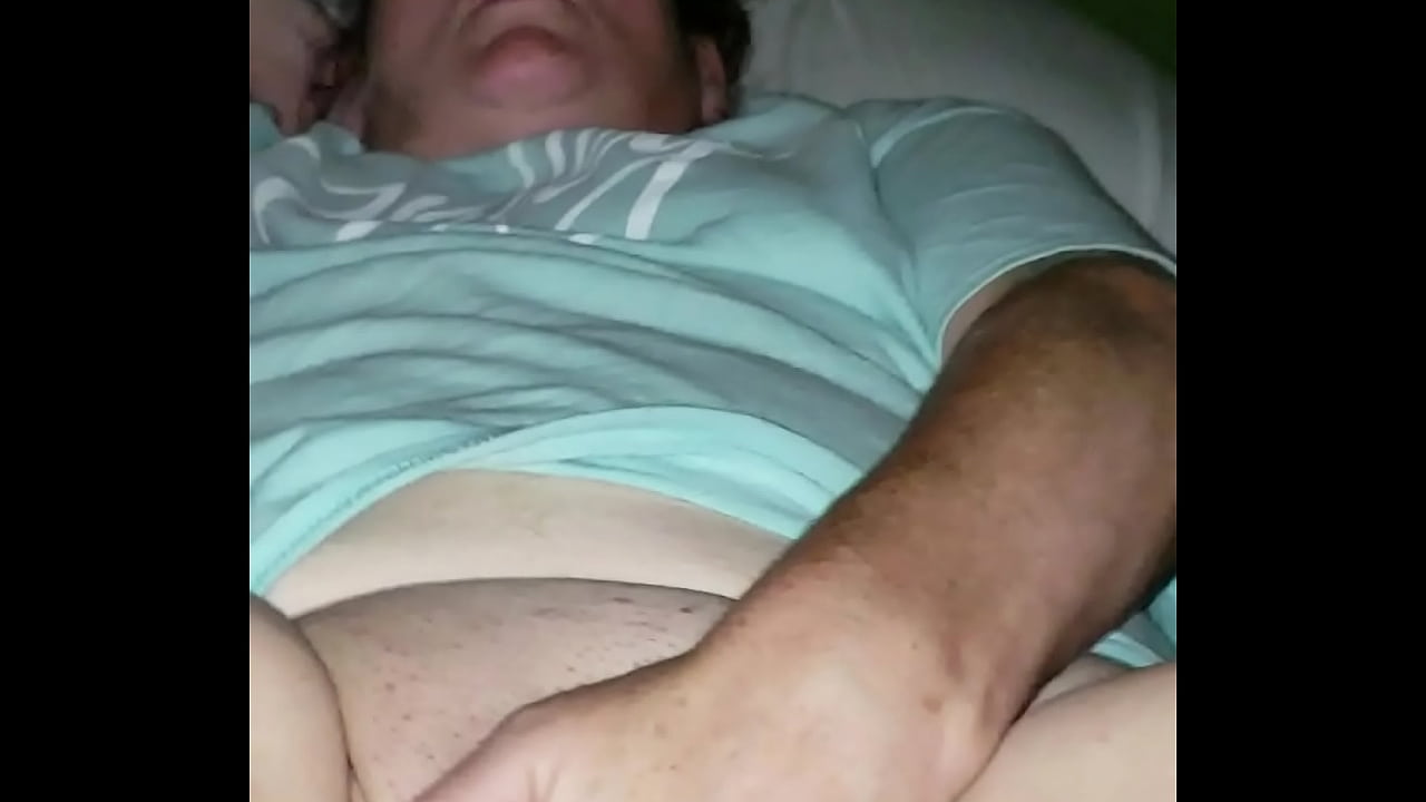 Wife's solo pussy play