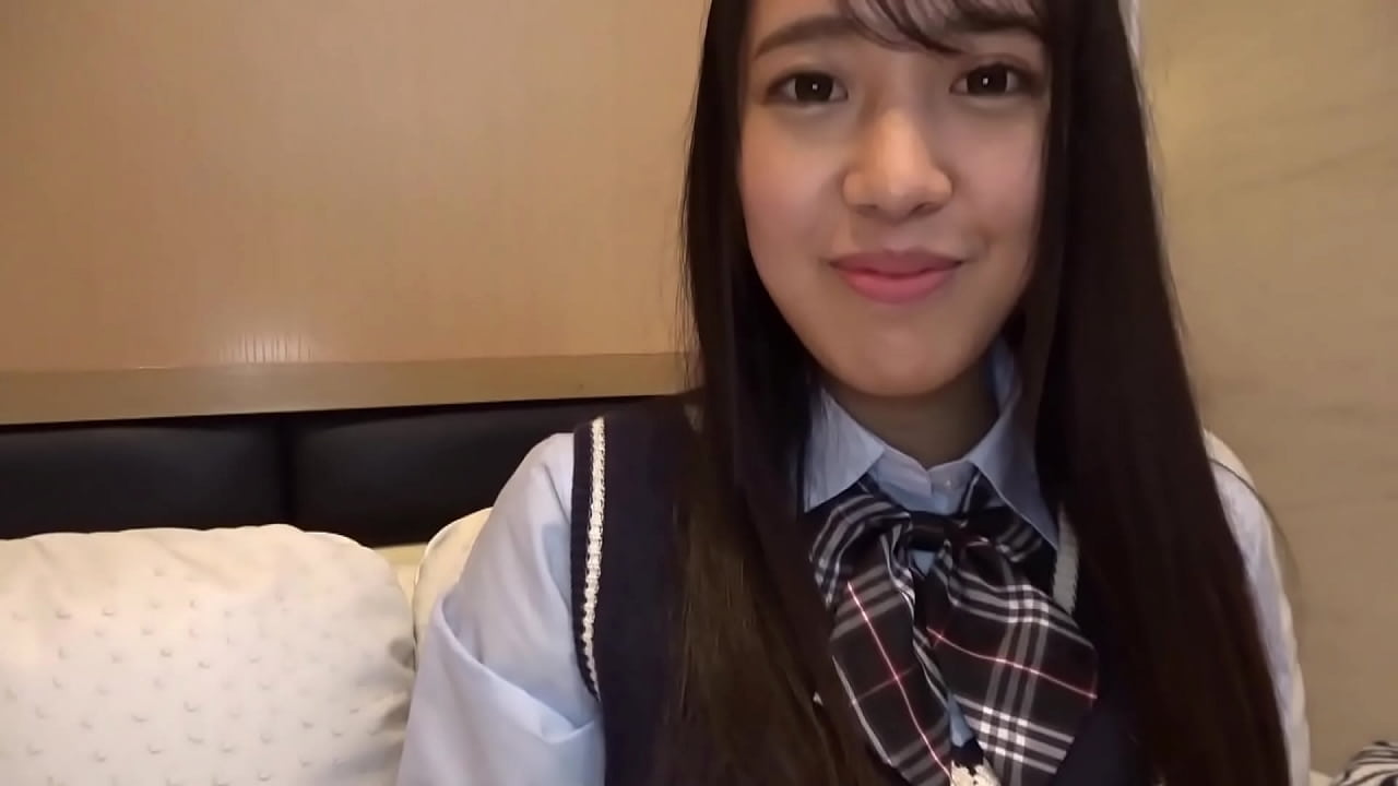 本日オジサンに抱かれるJ系は「つぐみちゃん」！彫りが深くて可愛らしい本物ハーフ美女です！オジサンは初めてハーフの女の子とセックスするのでもうちんちんのバキバキを抑えるのが序盤から大変でした