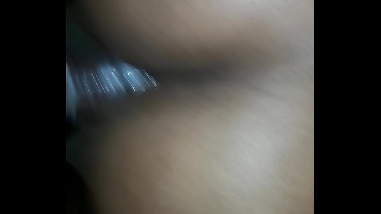 Moreninha gostosa pediu no cu