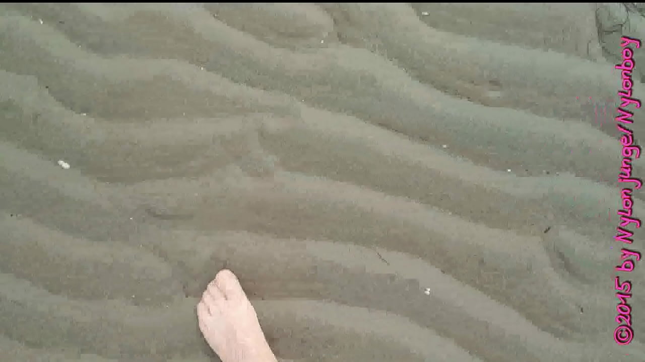 Spaziergang in Nylon am Strand ** Urlaub Wangerland **