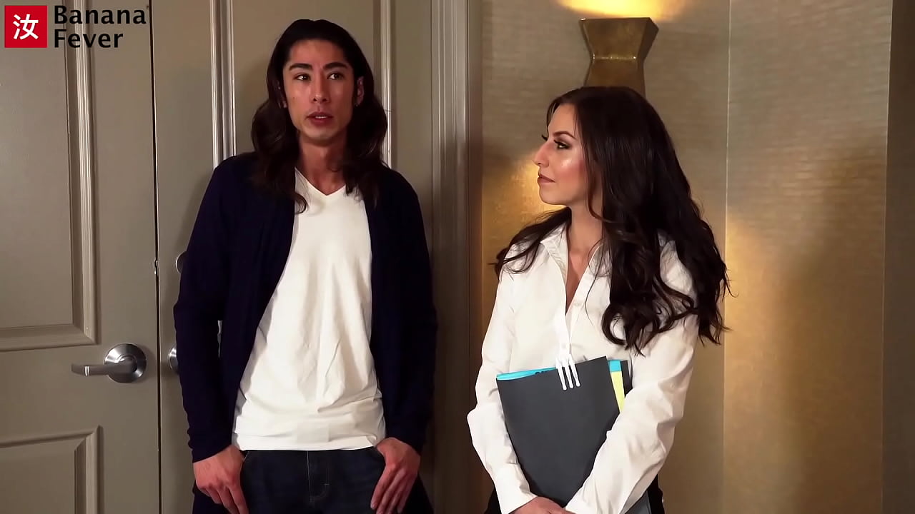 Is This How It Takes To Sell Houses? - BananaFever