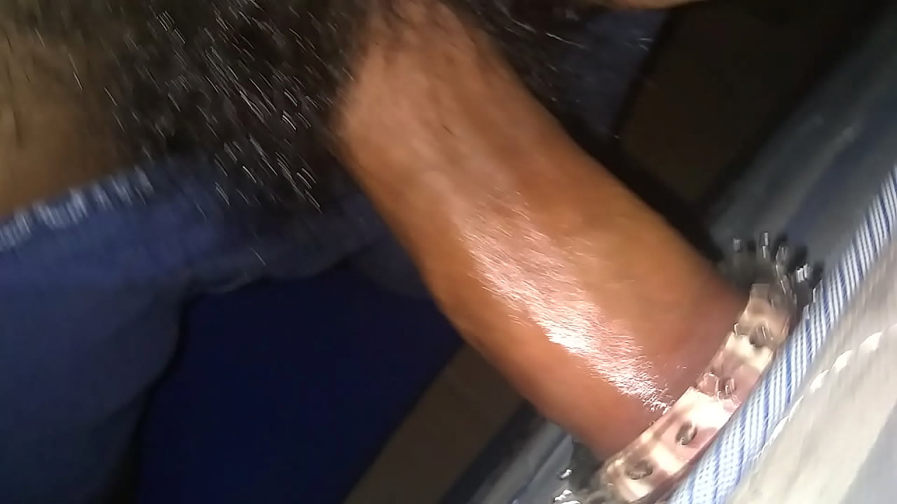 Rico deslizamiento de verga en juguete