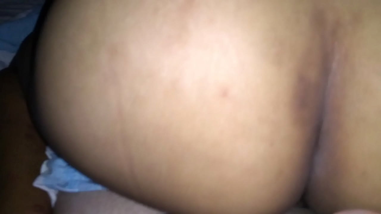 Minha putinha me dando enquanto pensa no amante