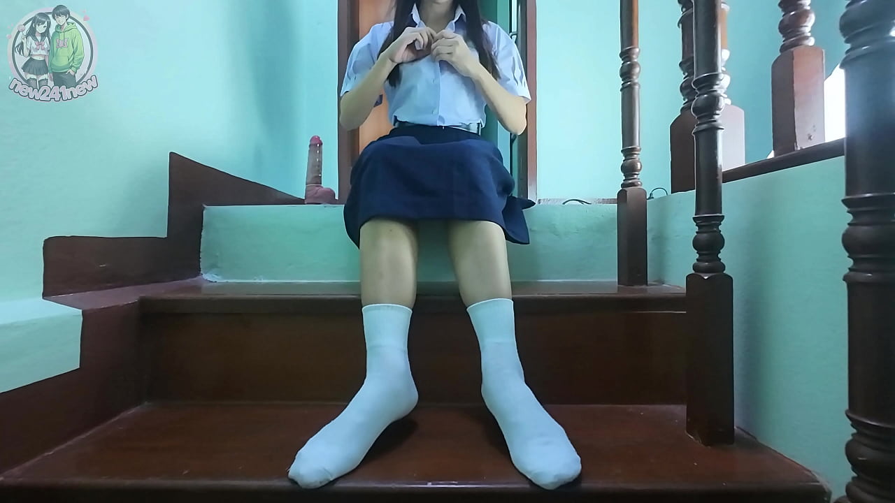 "Thai School Girl Can&rsquo;t Wait &mdash; Plays with Herself on the Staircase"เสียงไทย
