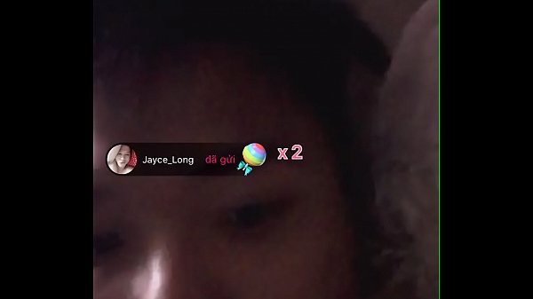 Hotboy Blued khoe h&agrave;ng Live ri&ecirc;ng tư