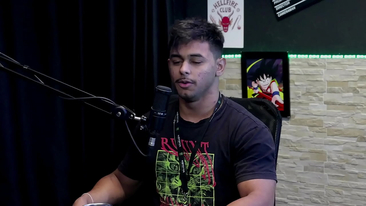 Aprendeu a gravar porn&ocirc;, tem os &acirc;ngulos corretos, teve que aprender a fuder melhor, e precisa saber o nome das posi&ccedil;&otilde;es - Guilherme Filmmaker Porn&ocirc; (WATCH ON: SHEER/RED)