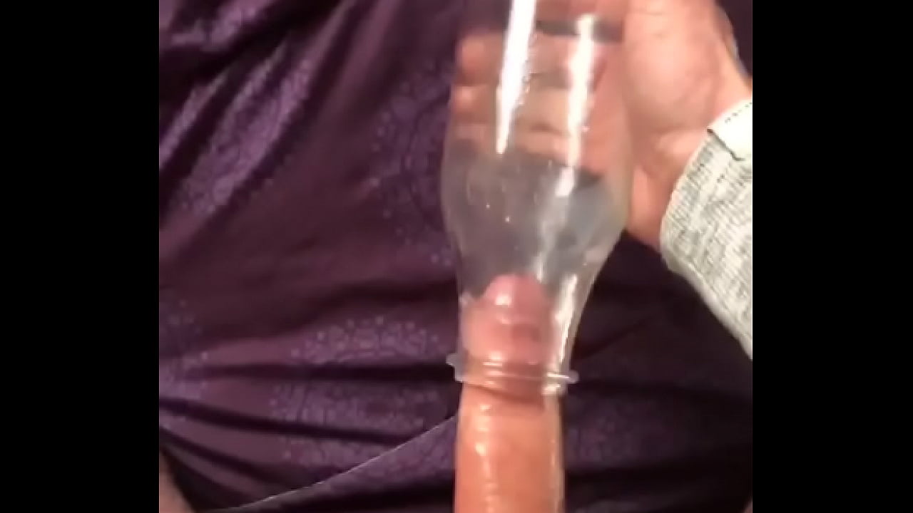 Plaisirs masturbation bouteille