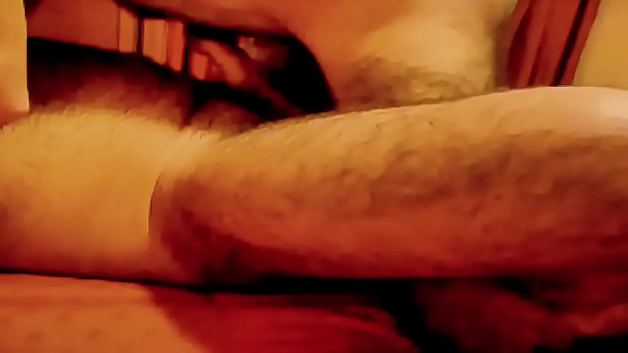 Hecho en Casa: Mi Amigo Me Folla a Mi, le Chupa La Polla a mi Marido y Hacen m&aacute;s cosas