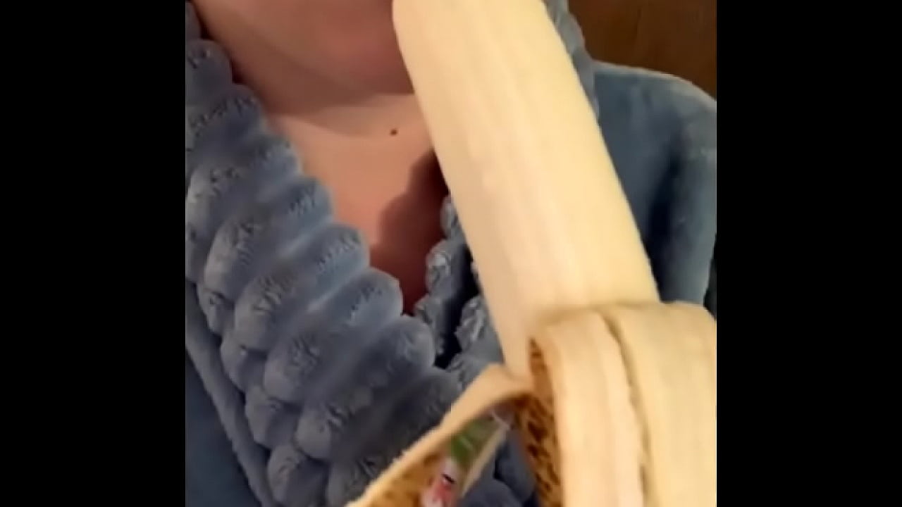 Est-ce que tu veux une bonne pipe de suceuse avec ma langue ?