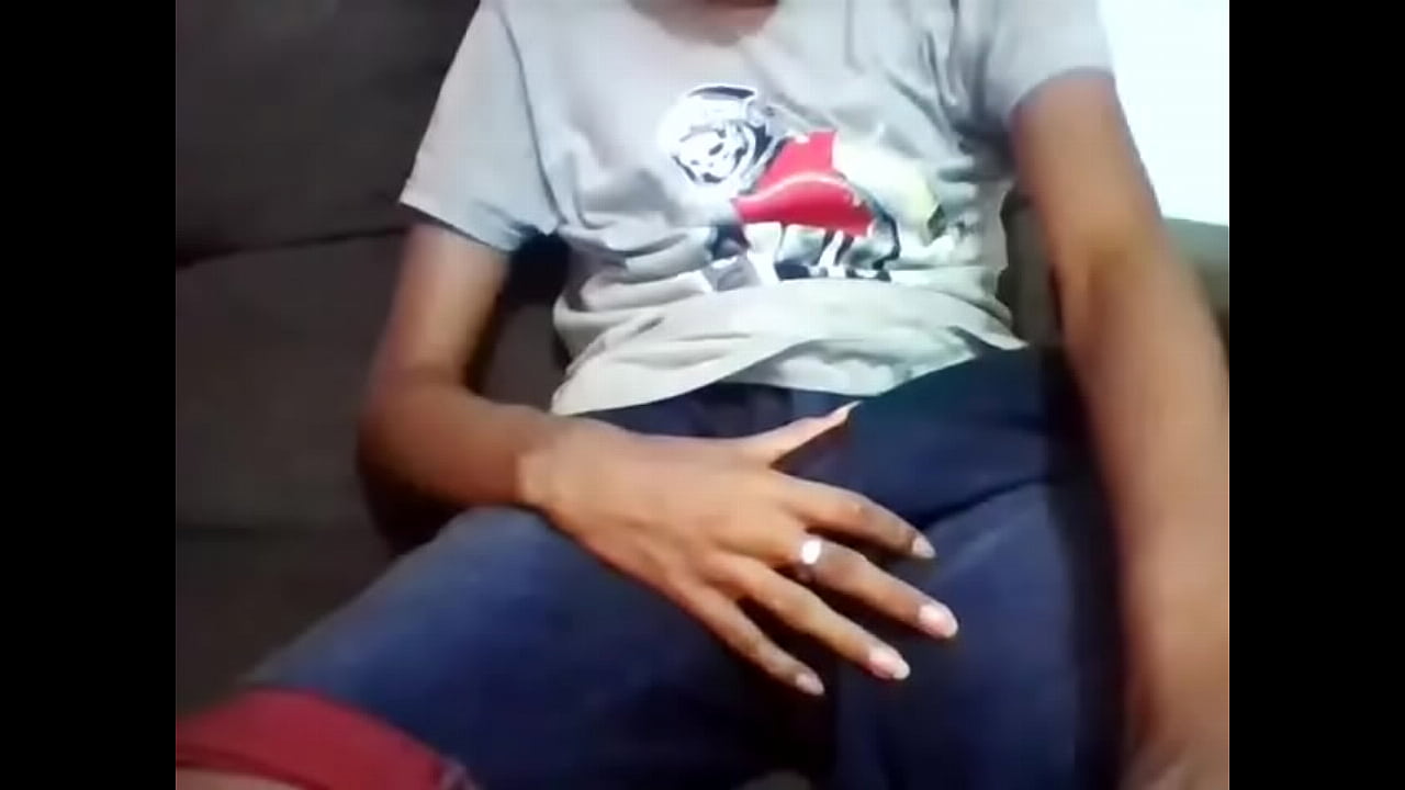 brasileiro mostra o dote pro amigo