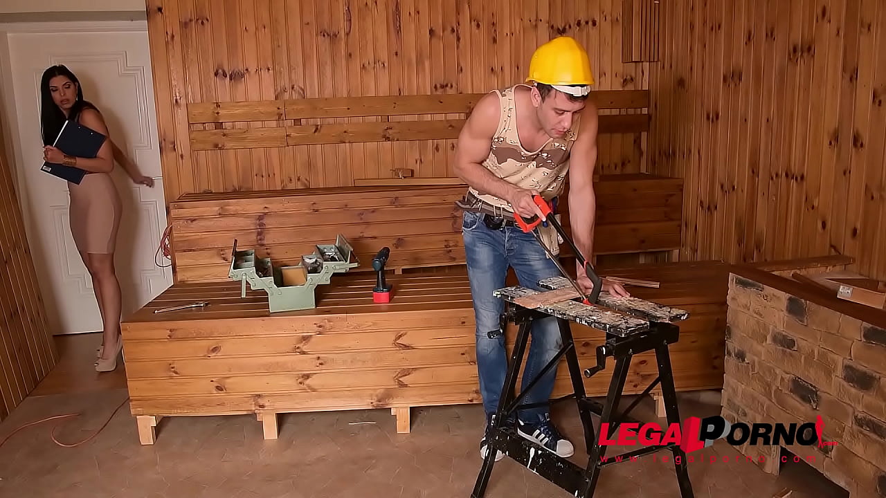 Sperm gushes over busty pornstar Kira Queen's full red lips after deep fuck GP203