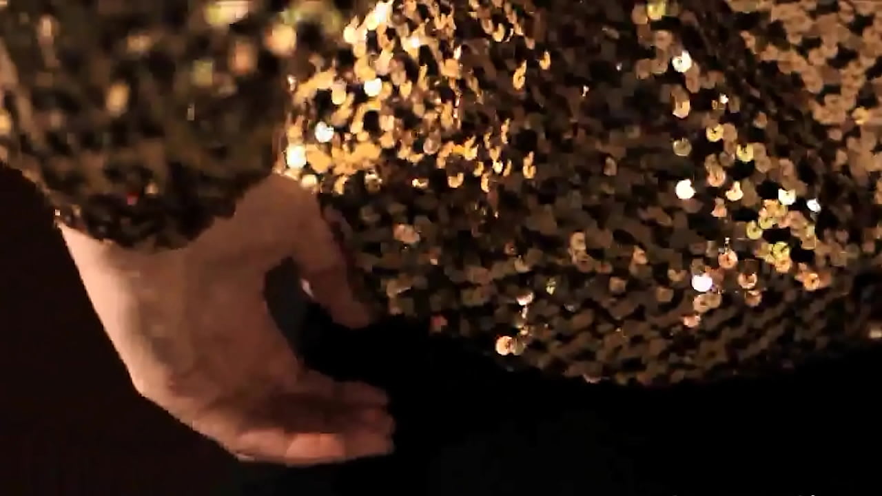 Blonde Stunner Sunny Lane&rsquo;s Intense Solo Dildo Session!