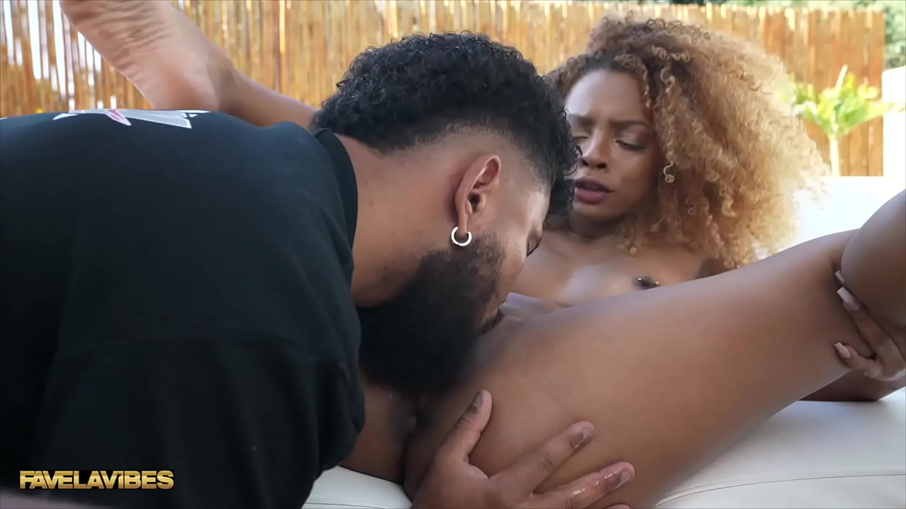 Carioca safada dando gostoso na casa das proibidas o palco do FAVELA VIBES | Rebeca Villar | Erick Frei | FV