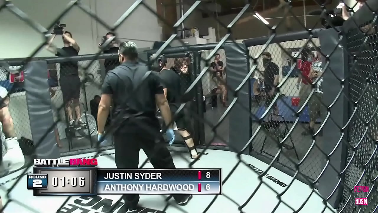 Upon achieving victory in the ring, Justin may choose to engage in sexual intercourse with the brunette Charlie as a kind of recompense