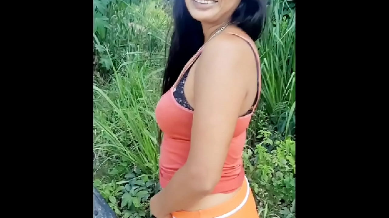 Madrastra culona, se deja grabar mendo y me entrega su culo