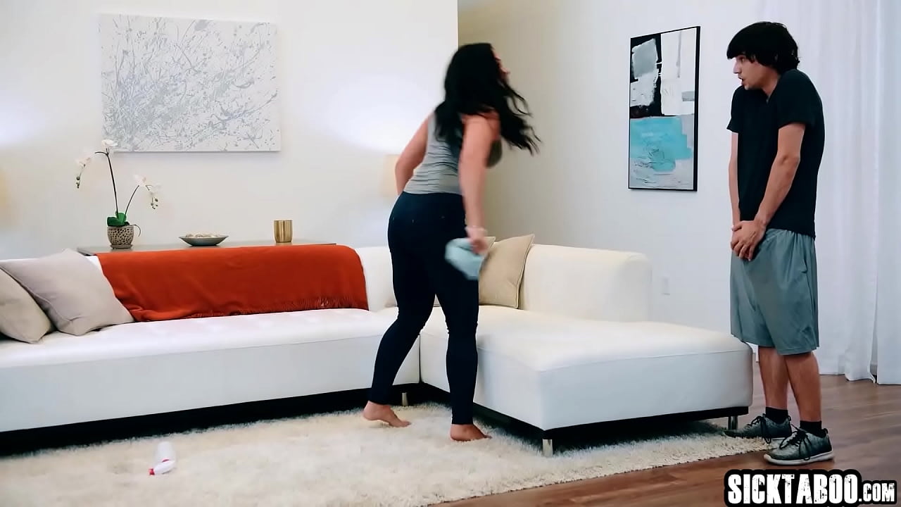 Chloe Cherry and big ass MILF Sheena Ryder sucked big cock and enjoyed hardcore pussy fucking