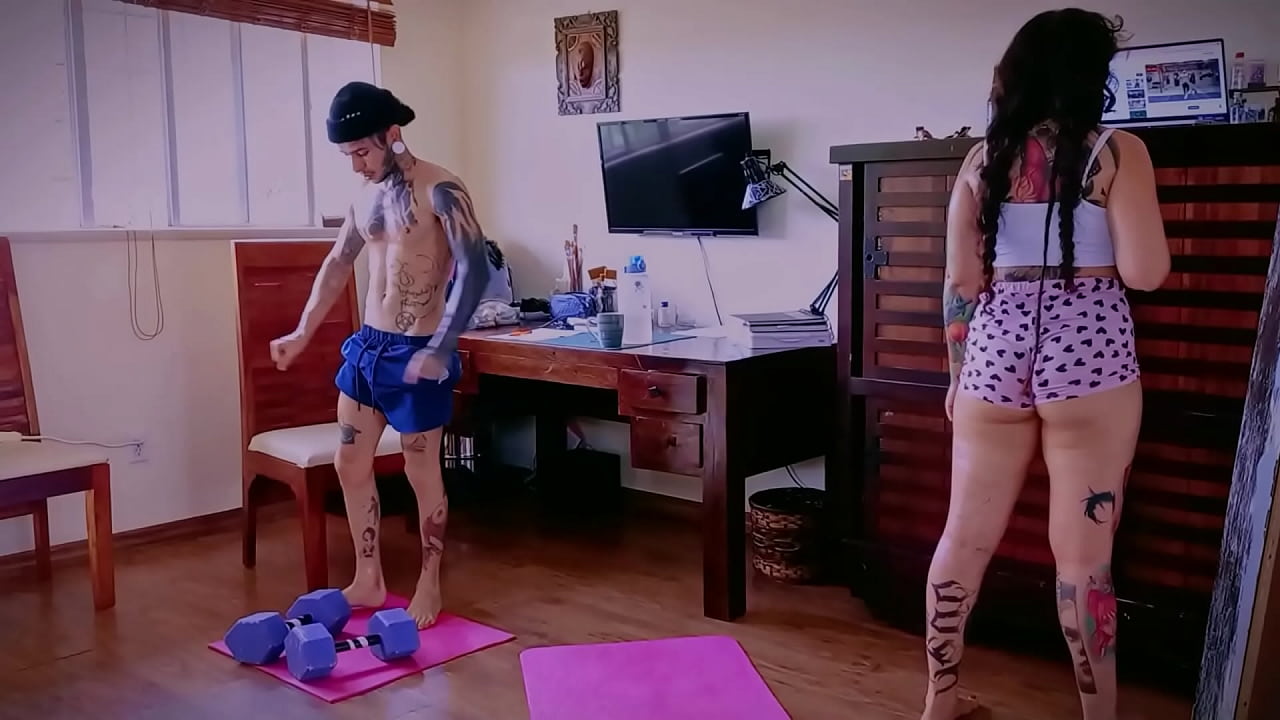 when I work out with my stepsister she gives me a good blowjob until I come to finish the workout