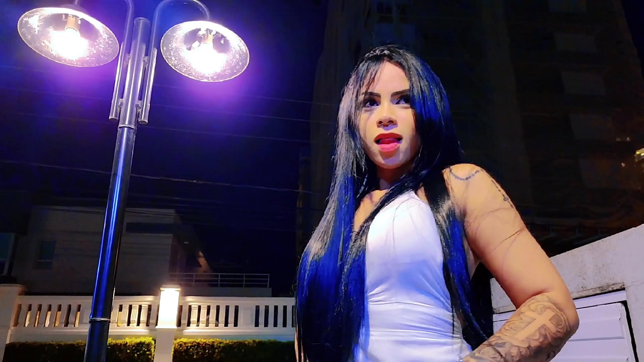 Showing off in public on New Year, take off my pantie - SEXDOLL 520