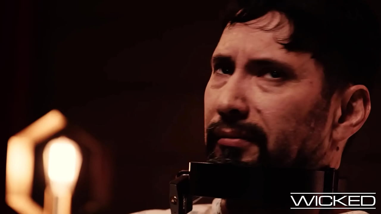 Jennifer White keeps Tommy as a prisoner however she releases him to prove himself in his fucking skills. She gives him a nice blowjob with deepthroat and face fuck and he fucks her doggystyle , cowgirl , reverse cowgirl and missionary. Enjkoy