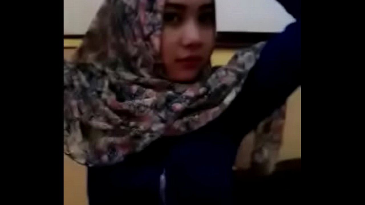 Does anyone know who this girl is? - xxemgai.com