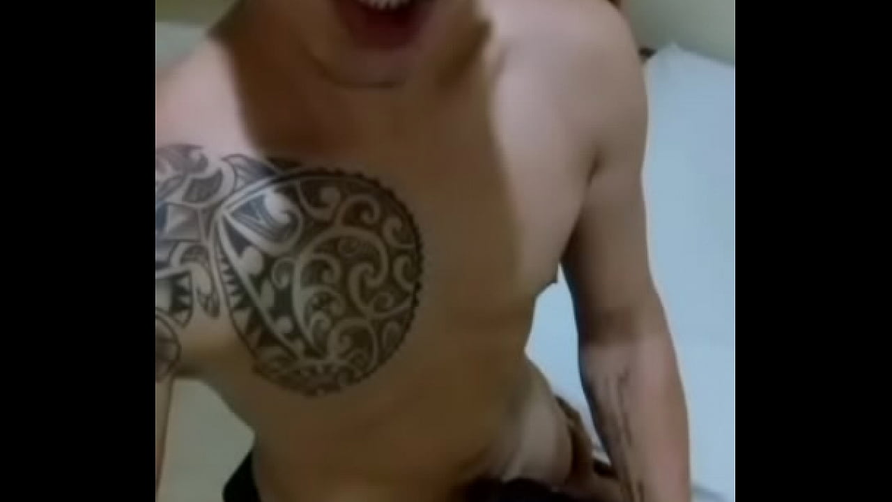 Mamandole la verga a Alajendro Fox