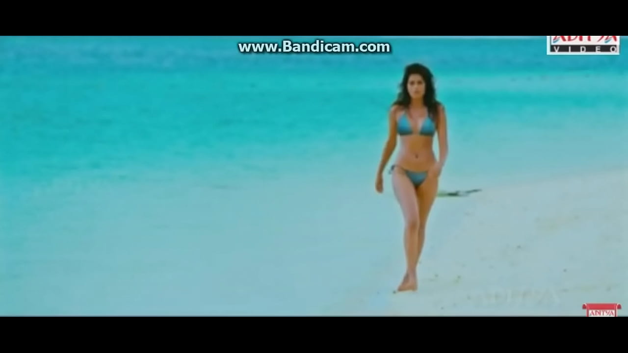 Shraddha Das Hot beach Walk