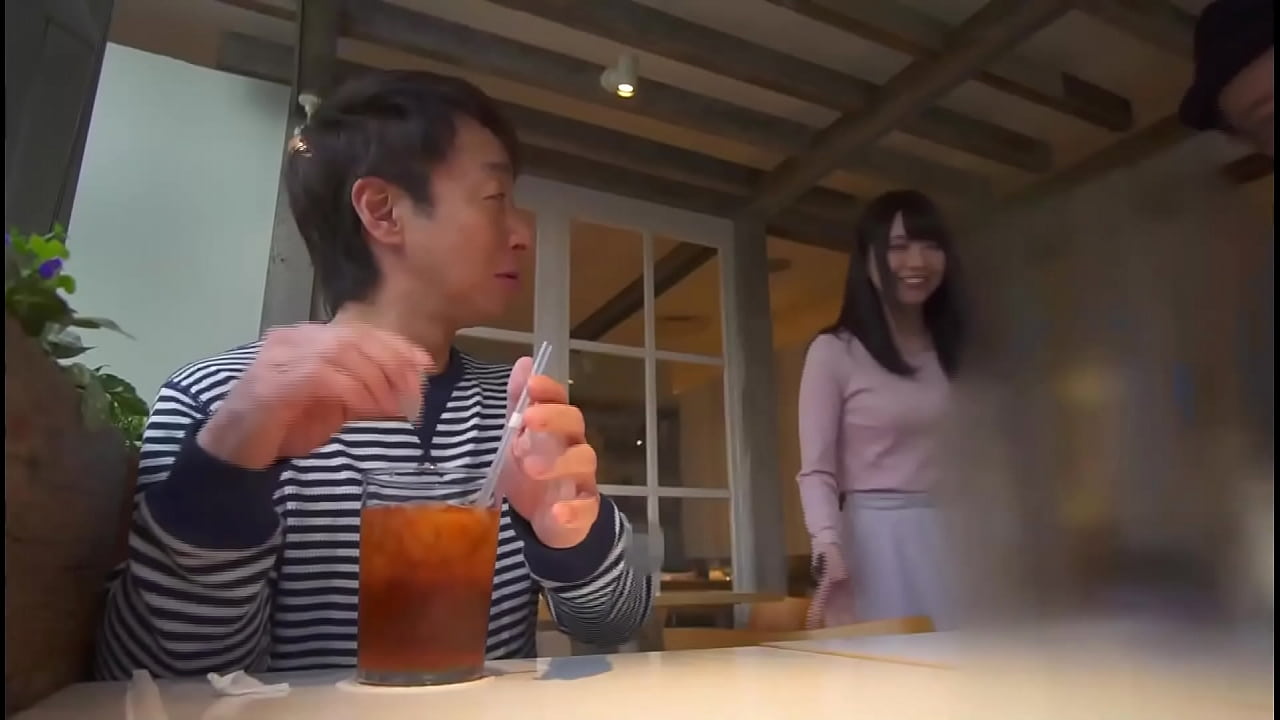 I like older guys. The number of girls who like older men is increasing... part.2