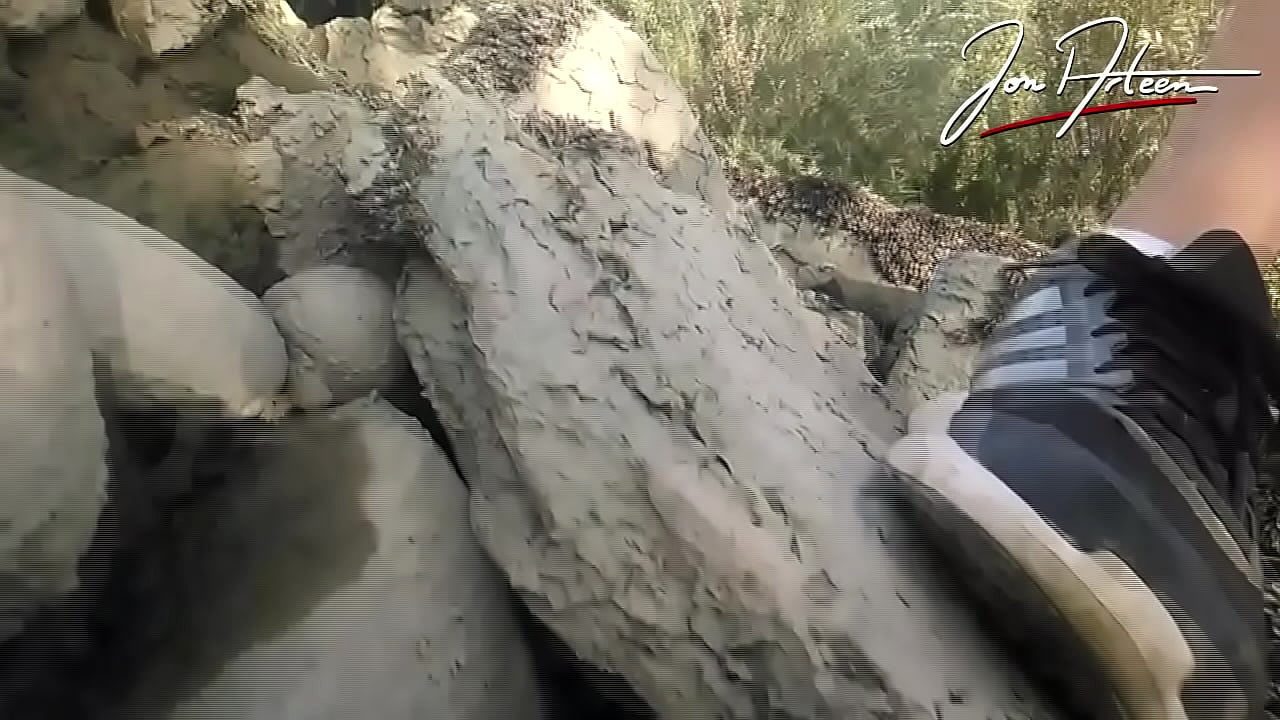 Gay twink dancing public strip-tease until nude above the water