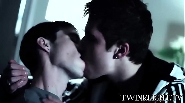 Hot vamps barebacking and cock riding